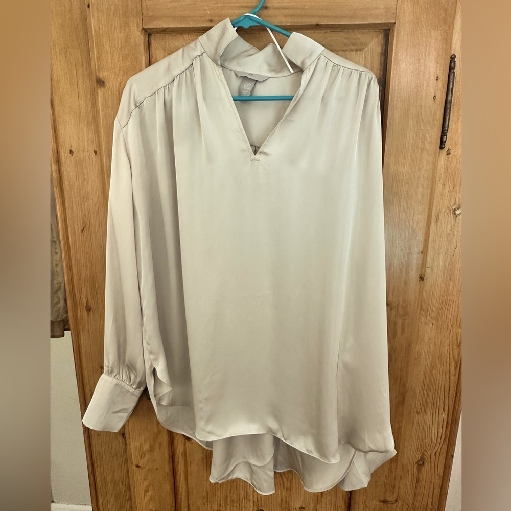 H&M Classy Greige Silky Sexy Mob Wife Office Siren Blouse Size XS Runs Large